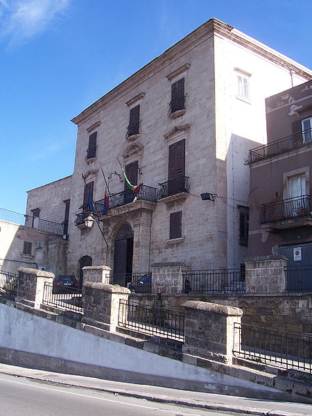 File:Palazzo Pantaleo Taranto.jpg