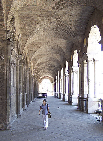 File:Palladio Palazzo della Ragione upper.jpg