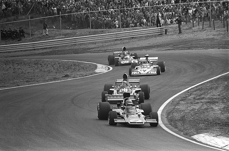 File:Peterson, Stewart, Pace and Cevert at 1973 Dutch Grand Prix.jpg