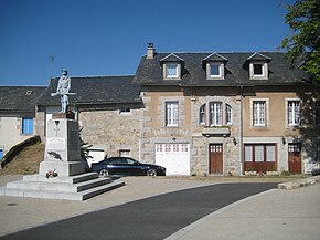 Place d'Albaret-le-Comtal.JPG
