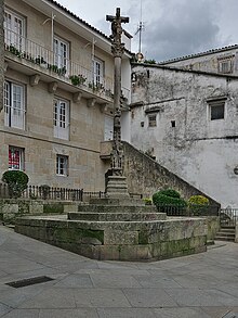 Plaza de las Cinco Calles, crucero. Pontevedra.jpg