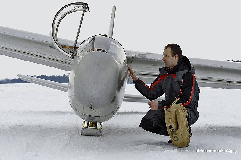 File:Portrait of the glider pilot (8482711313).jpg