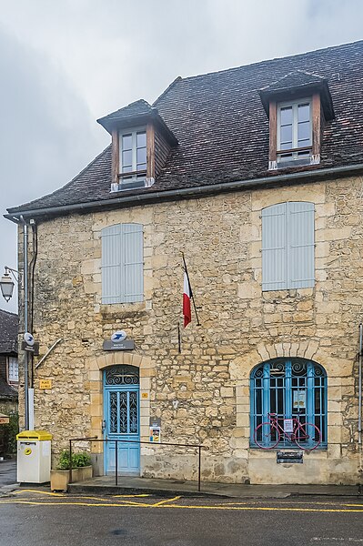 File:Post office in Domme.jpg