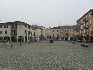 Poviglio - piazza Umberto I.jpg