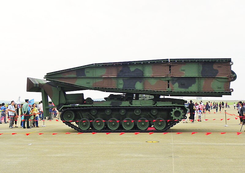 File:ROCA M48A5 AVLB Left Side View in CCK Air Base 20111112.jpg