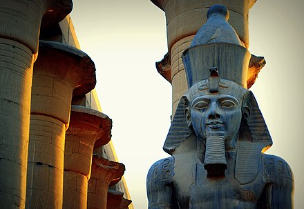 Statues at the 3rd Terrace, Temple of Hatshepsut, Deir el Bahri, Thebes, Luxor, Egypt загрузить