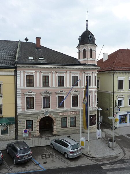 File:Rathaus Stadtplatz 54.jpg