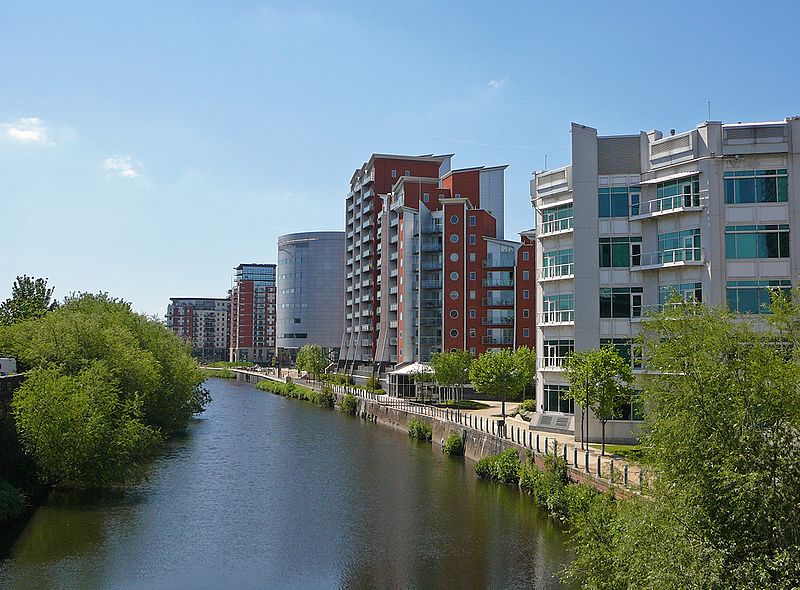 File:River Aire waterfront, Leeds 001.jpg