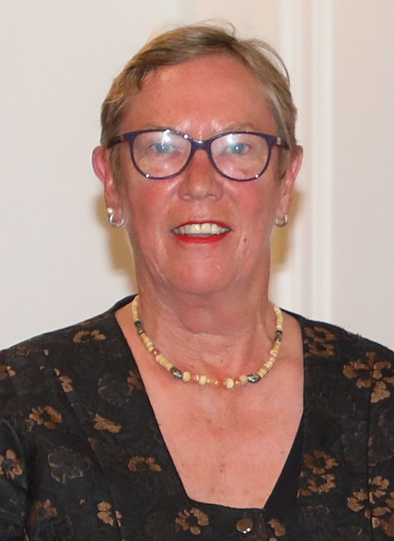 File:Ruth Dyson QSO (cropped).jpg