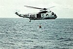 L'Hélicoptère 66 récupérant Apollo 11 le 24 juillet 1969.