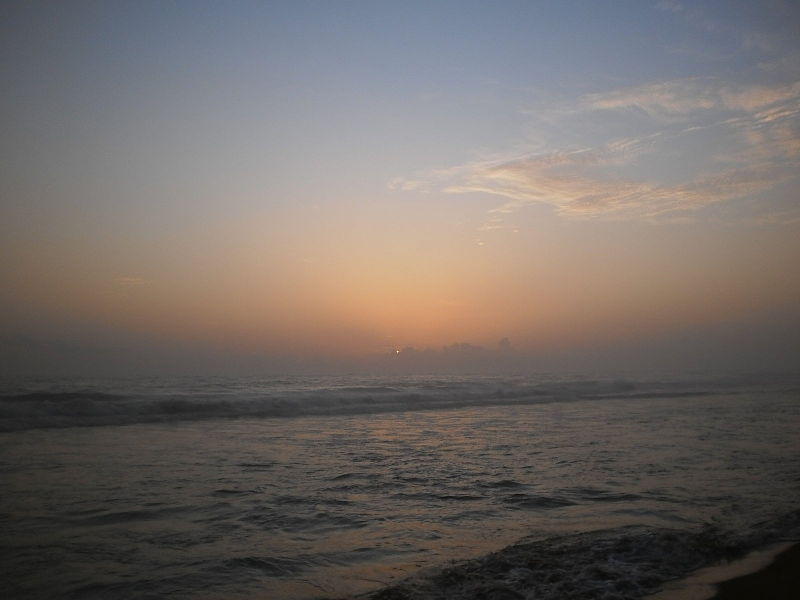 File:Sankhumukham Beach - Sky-at-sunset-02.JPG