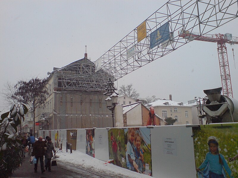 File:Scaffolding Seen In Bad Homburg VdH.jpg