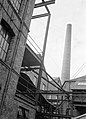 Schoorsteenpijp van een papierfabriek, Bestanddeelnr 190-0428.jpg