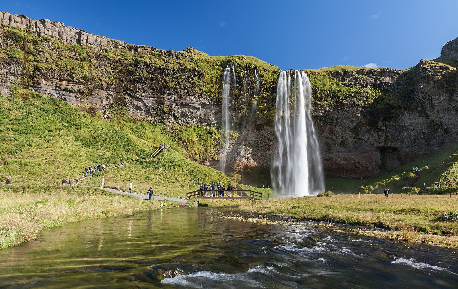 Dónde está ubicada islandia