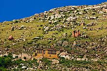 Sera Utse Hermitage Sera Monastery3.jpg