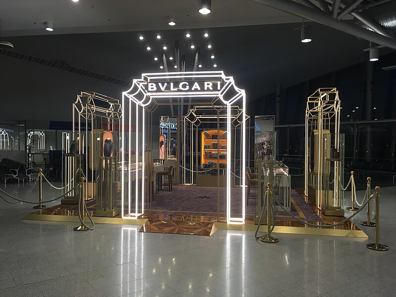 File:Shiny Bulgari display (41150531015).jpg