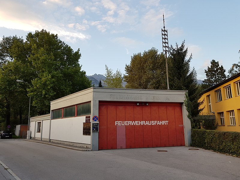 File:Sieglanger ehemalige Feuerwehr Wilten.jpg