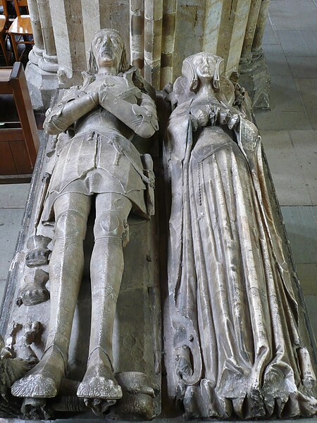 File:Sir William Mathew's tomb in Llandaff Cathedral.jpg