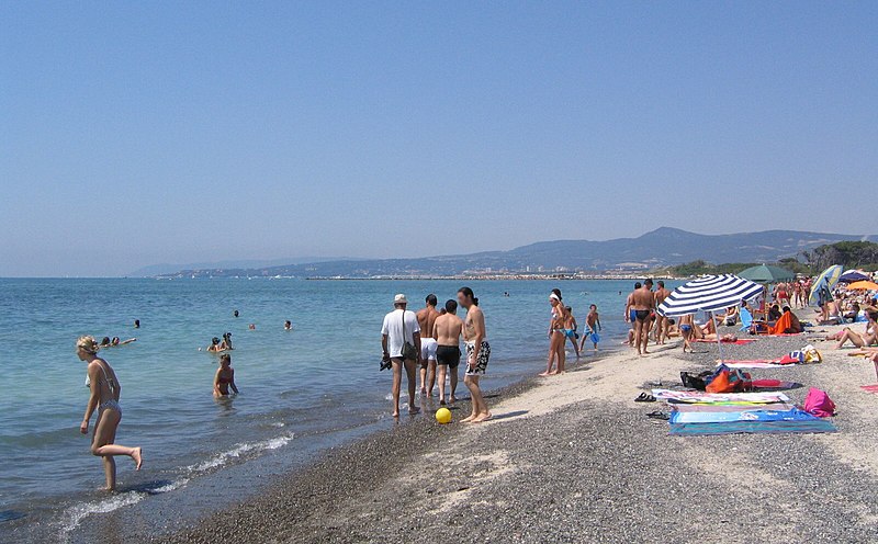 File:Spiaggia Vada.jpg