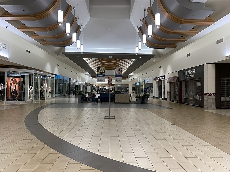 File:Spotsylvania Towne Centre Interior.jpg