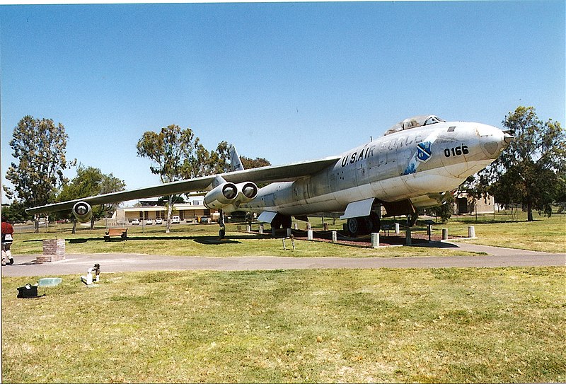 File:Starboard forward quarter, B-47 at Castle AFB (4687061877).jpg