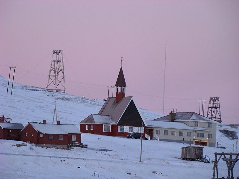 File:Svalbard kirke 02.jpg