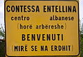 Tabelë dygjuhëshe italisht-shqip
