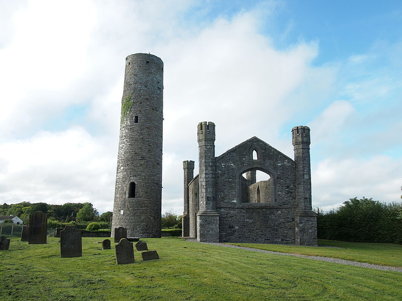 File:Taghadoe Round Tower & Church 5.JPG