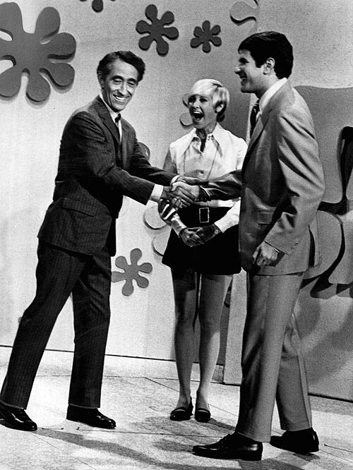 Comedian Pat Paulsen makes a guest appearance in 1968.