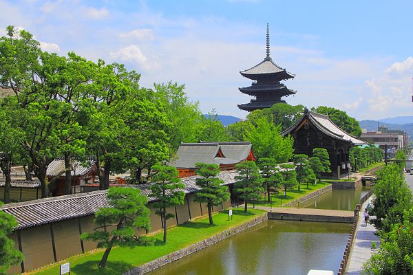 View of the Tō-ji complex