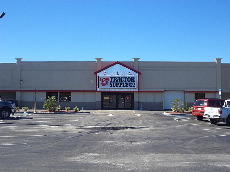 File:Tractor Supply Co, Macclenny.JPG