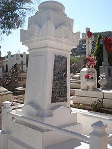 The tomb of Felix B. Penaloza (Mayor of Nogales, Sonora, in August 1918) at the Panteon de los Heroes, Heroica Nogales, Sonora, Mexico Tumba de Felix Penaloza 2008.jpg