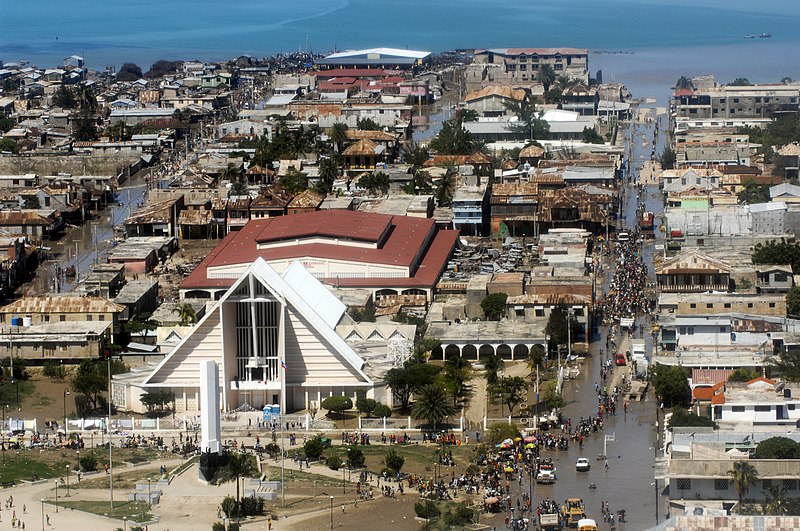 Файл:US Navy 080913-N-9620B-238 Residents of Haiti start to rebuild their homes and neighborhoods after recent damage from Hurricane Ike.jpg