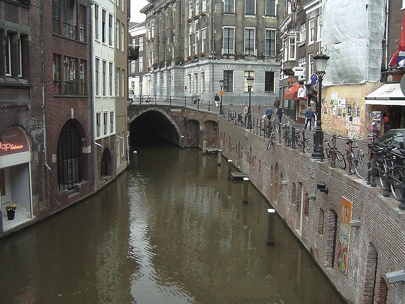 File:Utrecht-canal.jpg