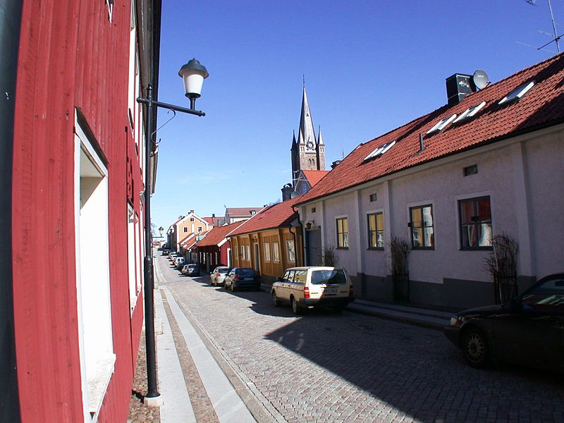 File:Västerlånggatan Mariestad Sweden.JPG