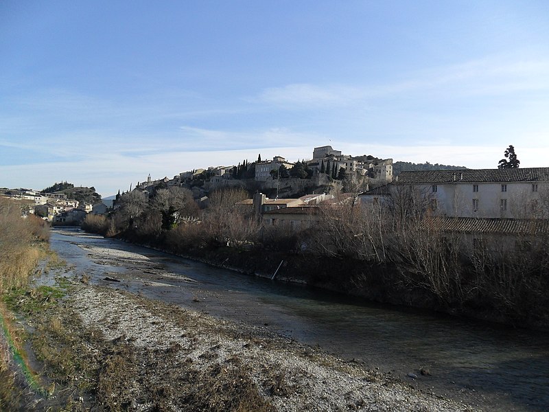 File:Vaison - panoramio.jpg