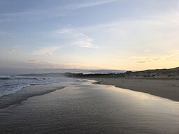 Vista da praia de Bherwerre, de frente para west.jpg