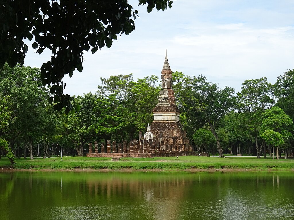 View of Wat Traphang Ngoen from the bridge