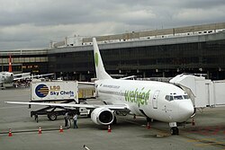 Boeing 737—300 Webjet у телетрапа Международного аэропорта Гуарульос (Сан-Паулу, 2009 год)