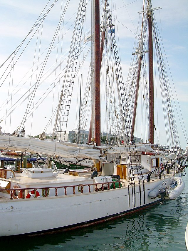 File:Key West FL HD Western Union schooner07.jpg - Wikimedia Commons