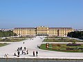 O Palácio de Schönbrunn visto dos jardins