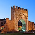 Wikilovesmonuments2016 - arco d'augusto 2.jpg