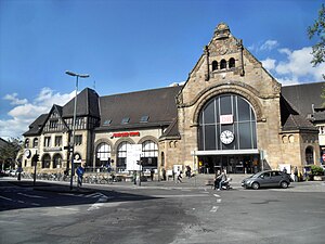 Wormser Hauptbahnhof- von Siegfriedstraße aus 4.5.2009.JPG