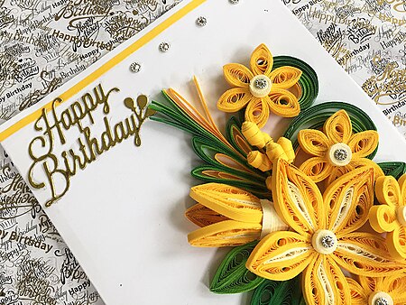 Tập_tin:Yellow-theme-Birthday-Card-Side-02.jpg