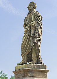   Statue du comte Emmanuel de Las Cases par Jean-Marie Bonnassieux 1863