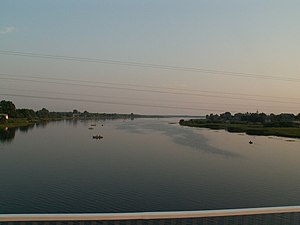 Река Онега с моста - panoramio.jpg