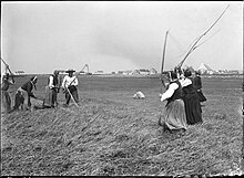 033 Georges Nitsch Battage au fléau en Pays Bigouden début XXe siècle.JPG