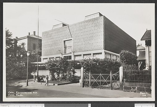 Udstillingsbygningen på foto fra begyndelsen af 1930'erne