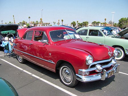 1951 Ford Custom Tudor.jpg