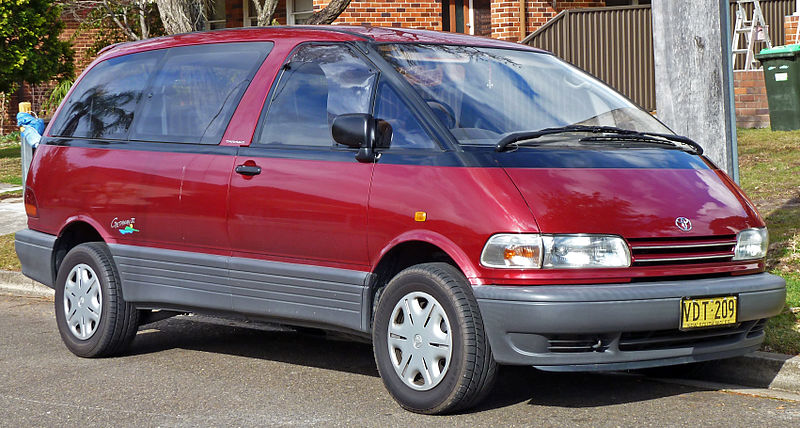 File:1996-2000 Toyota Tarago (TCR10R) Getaway II van 01.jpg